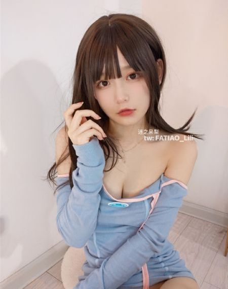 男子被扇耳光后连续击打女子头部