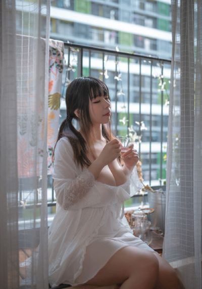 凯西顺从的女孩